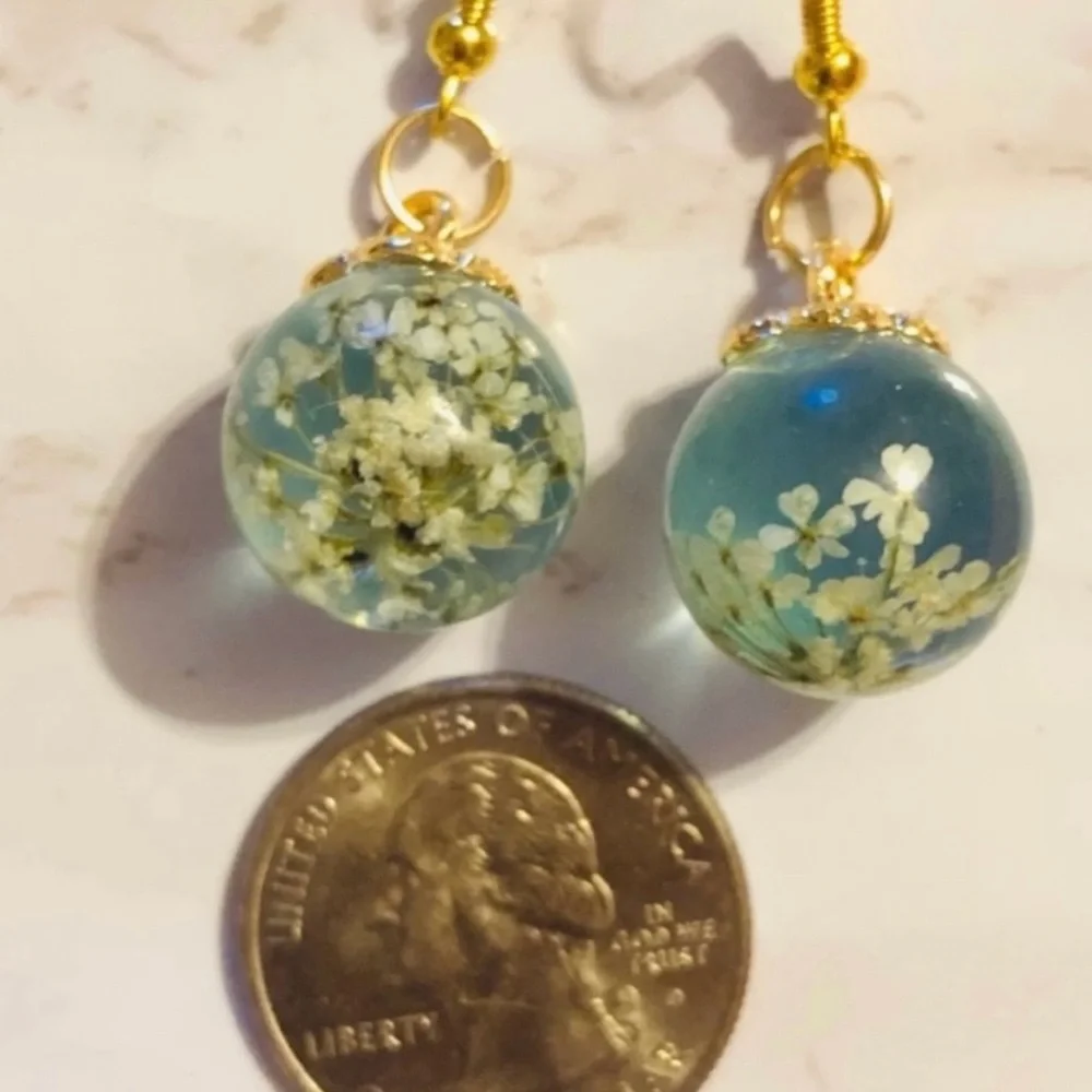 Pressed White Flower Blue Resin Glass Earrings